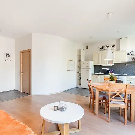 Provence Style With Romantic Balcony In The Heart Of فيلنيوس